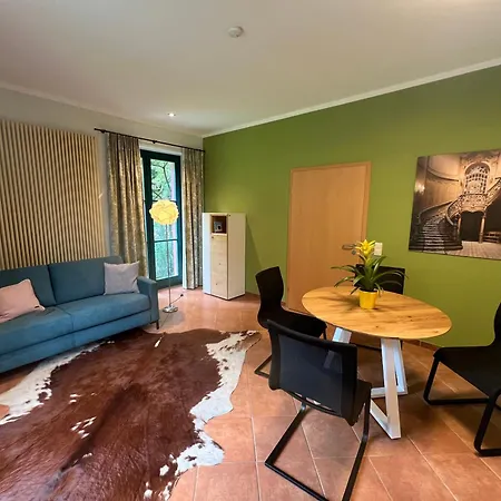 Ruhige Mit Grossem Garten Und Terrasse Daire Krakow am See