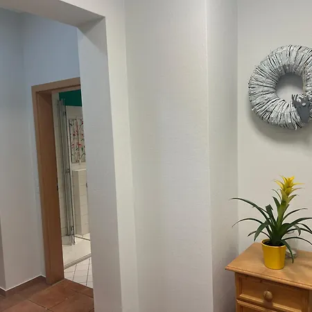 Ruhige Mit Grossem Garten Und Terrasse Daire *